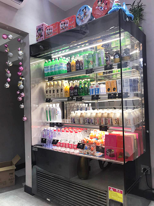 肯德制冷為貝客新語定制的飲料柜
