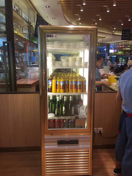 上海果之滿滿鮮榨果汁吧選用肯德飲料柜